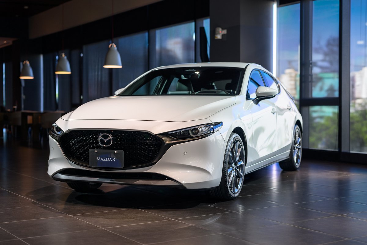 Mazda 3 2023 – Di Linh